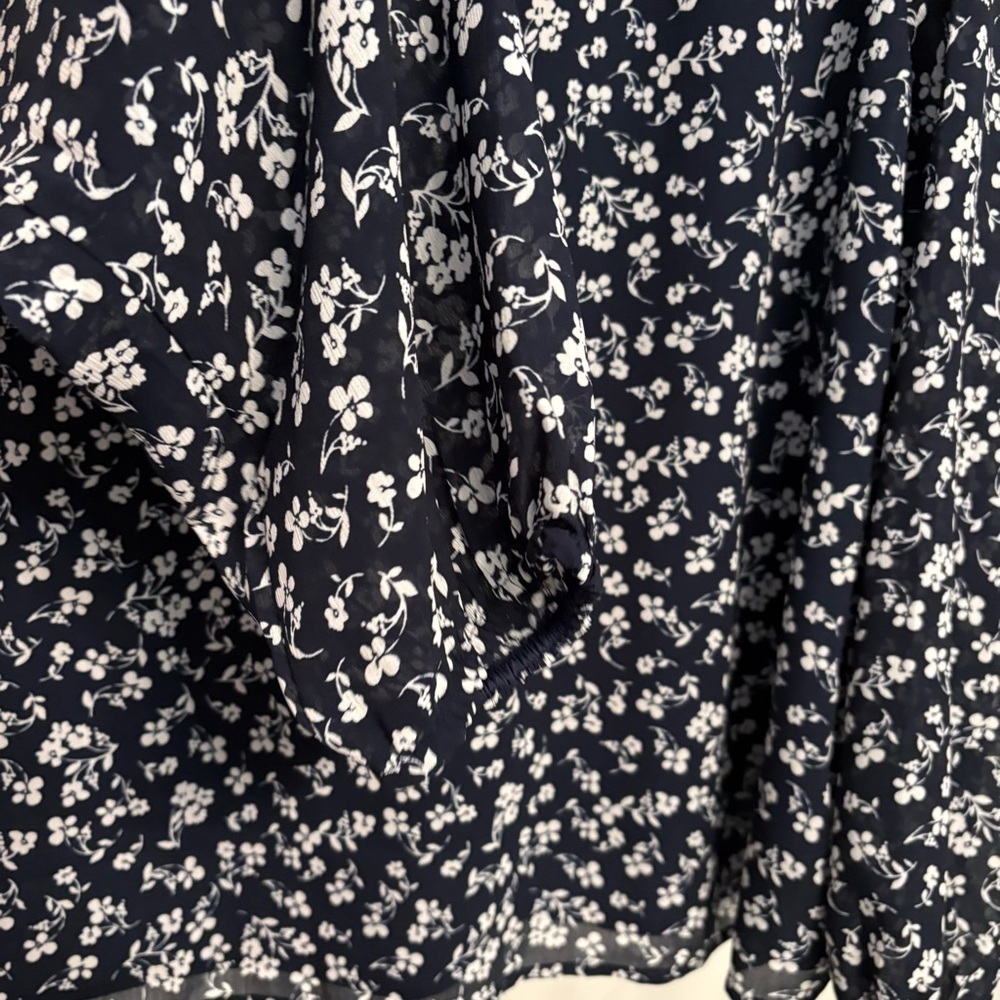 J.Crew Factory V-Neck Crinkle Top in Black with White Floral Print Size 3XL - Picture 8 of 10